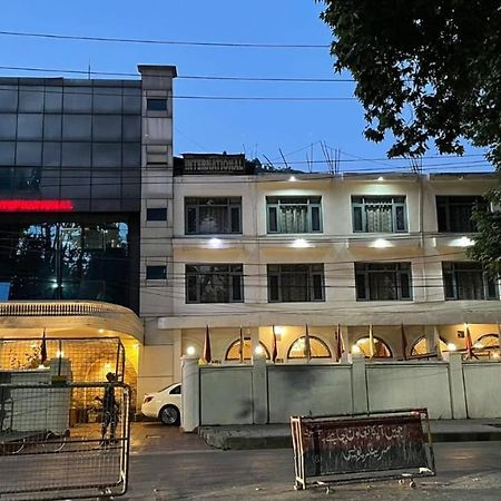 Hotel International Srinagar Екстериор снимка
