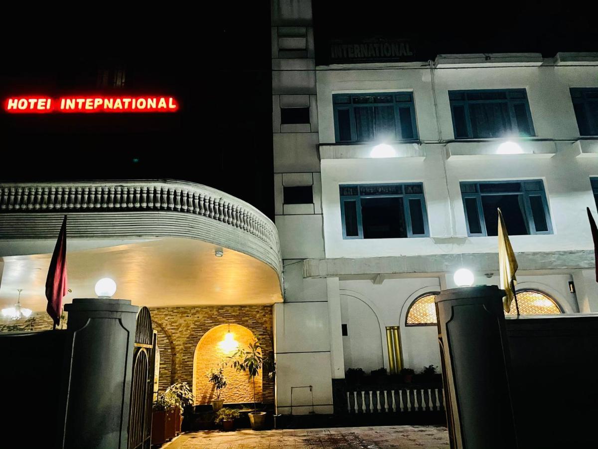 Hotel International Srinagar Екстериор снимка