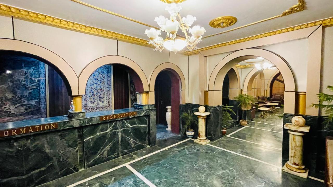 Hotel International Srinagar Екстериор снимка