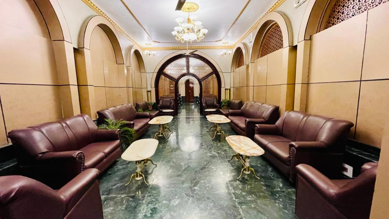 Hotel International Srinagar Екстериор снимка