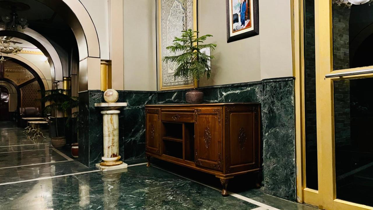 Hotel International Srinagar Екстериор снимка