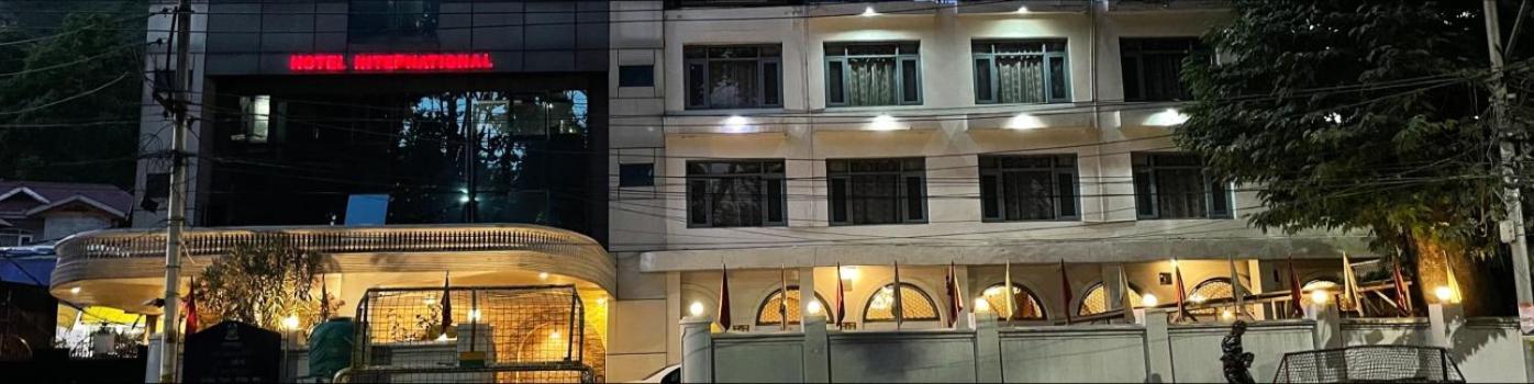 Hotel International Srinagar Екстериор снимка